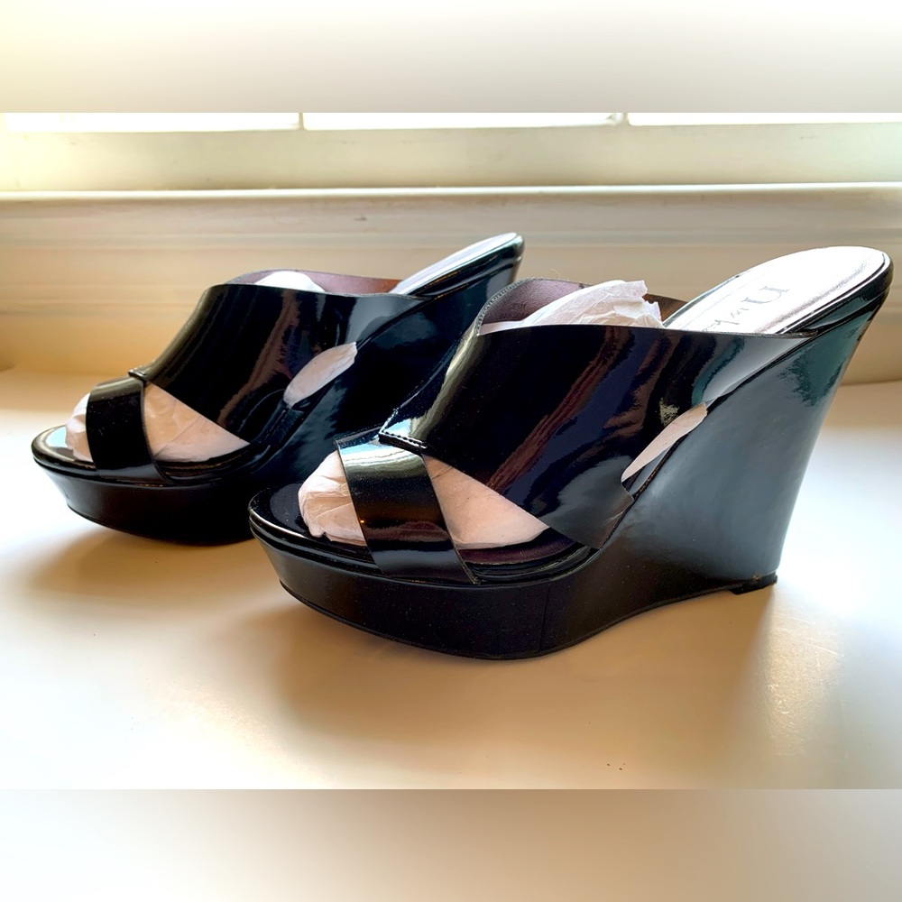 Nicole Miller Black Wedge Sandals. US 6.5M, 4.5in heel. Great Condition.